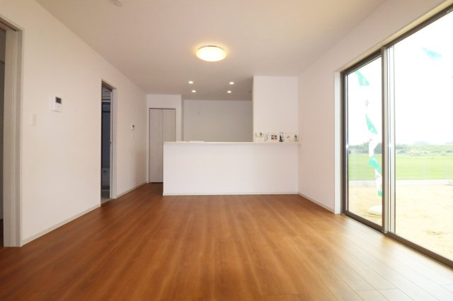 矢吹町八幡町　　　1号棟　　善郷小学校、矢吹中学区の居間・リビング