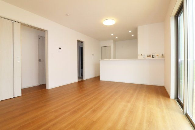 矢吹町八幡町　　　1号棟　　善郷小学校、矢吹中学区の居間・リビング