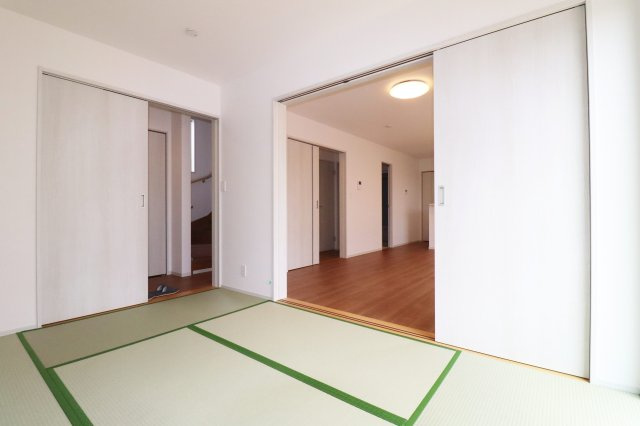 矢吹町八幡町　　　1号棟　　善郷小学校、矢吹中学区の和室