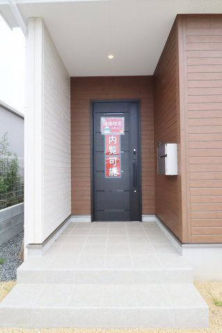 矢吹町八幡町　　　1号棟　　善郷小学校、矢吹中学区の玄関