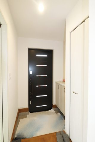 矢吹町八幡町　　　1号棟　　善郷小学校、矢吹中学区の玄関