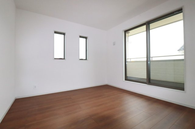 矢吹町八幡町　　　1号棟　　善郷小学校、矢吹中学区の洋室