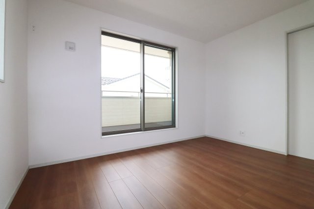 矢吹町八幡町　　　1号棟　　善郷小学校、矢吹中学区の洋室