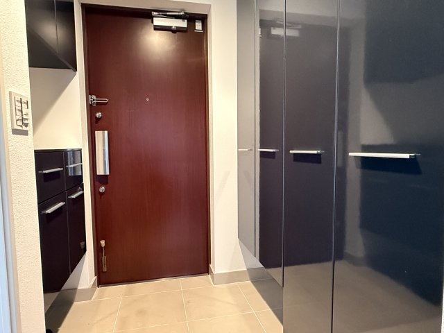 レピア垂水五色山の玄関