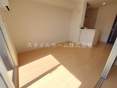 【居間・リビング】 | ぱるタウンＣ | 別部屋写真です。