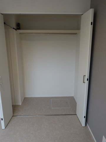 イーリッチテラス関屋本村の収納