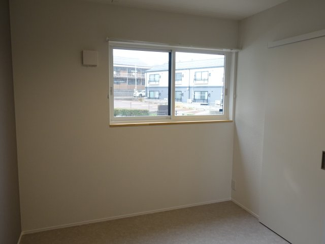 イーリッチテラス関屋本村の洋室