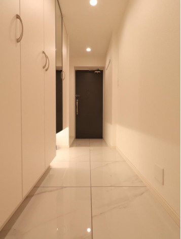 メゾンヴェール幡ヶ谷の玄関