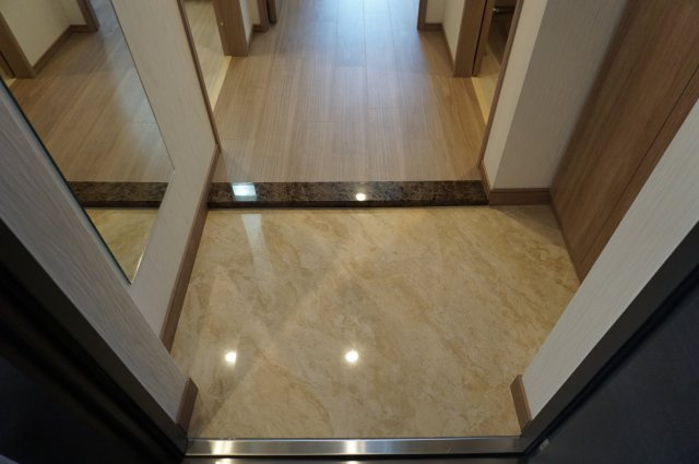 プレジオ永和ASIANの玄関