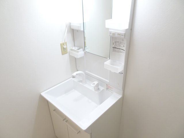 グリーンパークはやのB棟の独立洗面台|イメージ写真