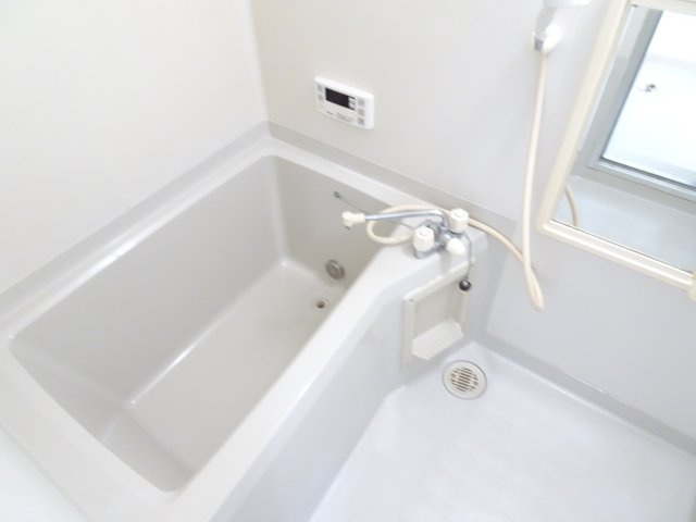 グリーンパークはやのB棟の浴室|イメージ写真