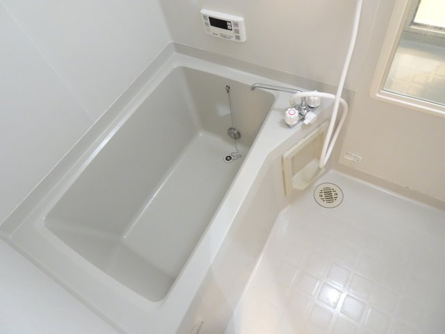 グリーンパークはやのB棟の浴室|イメージ写真