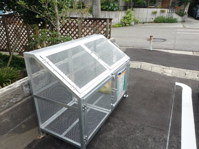 イーリッチテラス関屋本村のその他|敷地内ごみステーション