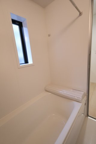 《仲介手数料無料》桜区町谷３丁目24-1(1号棟)新築一戸建てクレイドルガーデンの浴室|撮影日 2025年10月9日 16:15 曇り