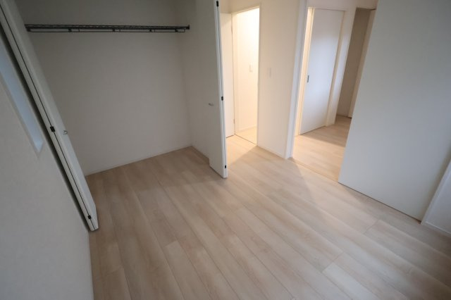 《仲介手数料無料》桜区町谷３丁目24-1(1号棟)新築一戸建てクレイドルガーデンの洋室|撮影日 2025年10月9日 16:15 曇り