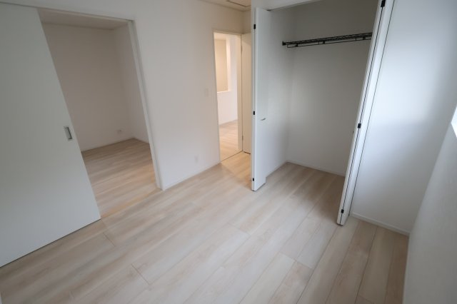 《仲介手数料無料》桜区町谷３丁目24-1(1号棟)新築一戸建てクレイドルガーデンの洋室|撮影日 2025年10月9日 16:15 曇り