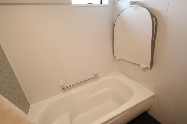 《仲介手数料無料》浦和区上木崎８丁目5-13(全1戸)新築一戸建ての浴室|撮影日 2025年11月27日 12:20 晴れ