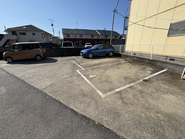 ダイワティアラ津田沼Ⅳの駐車場