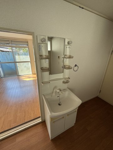 ダイワティアラ津田沼Ⅳの独立洗面台