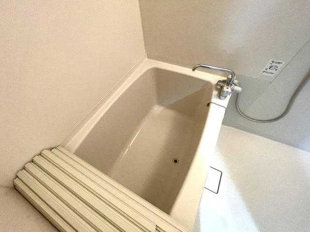 ハイデンス石川の浴室