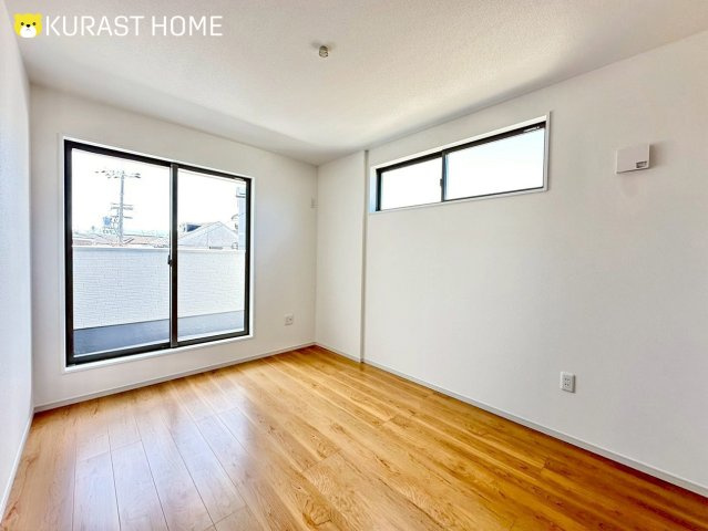 京都市西京区桂池尻町　新築戸建の洋室