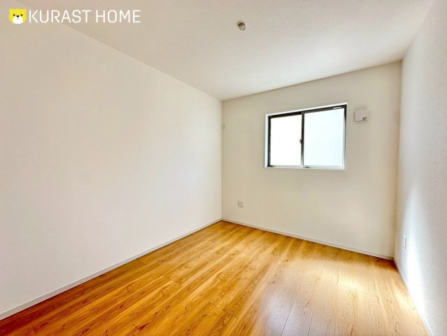 京都市西京区桂池尻町　新築戸建の洋室