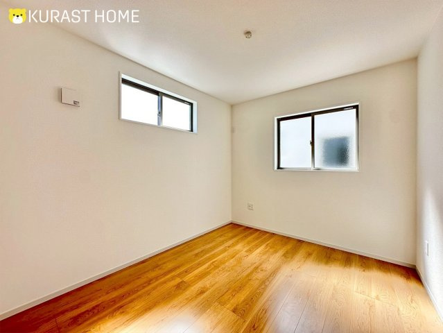 京都市西京区桂池尻町　新築戸建の洋室