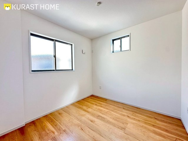 京都市西京区桂池尻町　新築戸建の洋室