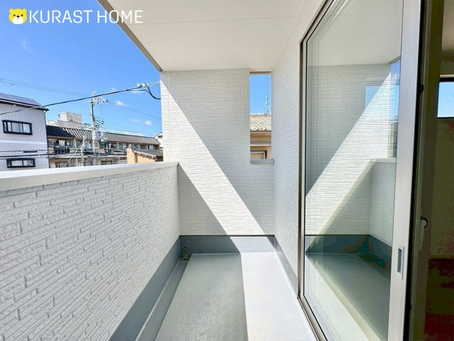 京都市西京区桂池尻町　新築戸建のバルコニー