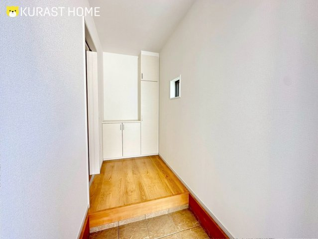 京都市西京区桂池尻町　新築戸建の玄関