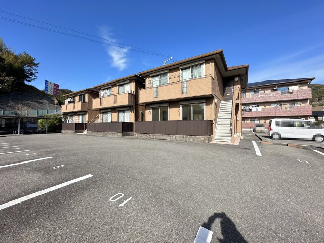 シャーメゾン・いずみの B棟の外観