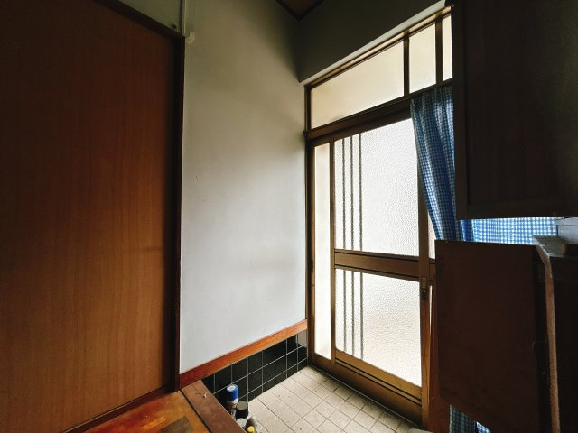 熊谷市肥塚　（接骨院兼住宅）の玄関|居住部分玄関