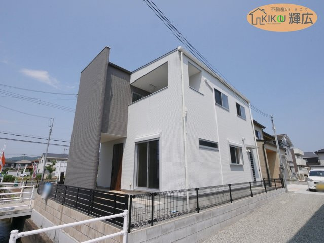 【外観】 | 姫路市白浜町宇佐崎北3丁目　中古戸建 | お洒落な外観です