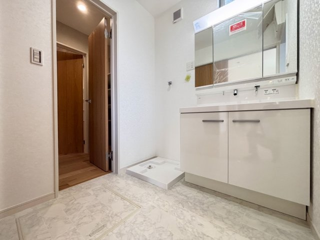 高尾通4丁目 新築戸建ての洗面所