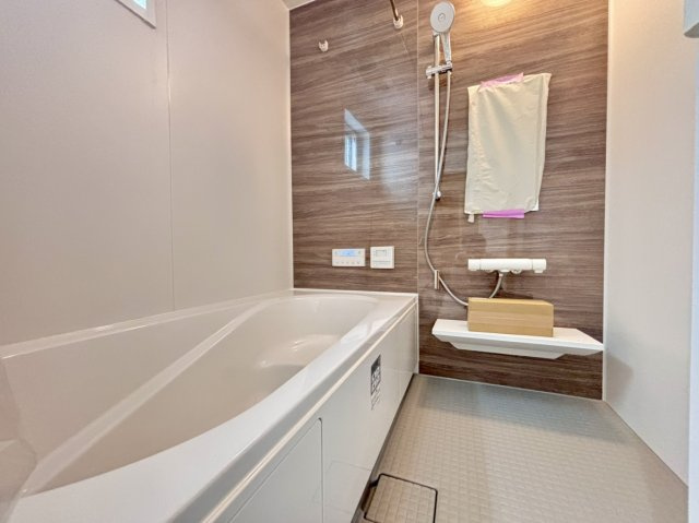 高尾通4丁目 新築戸建ての浴室|☆1616タイプの広々浴槽！