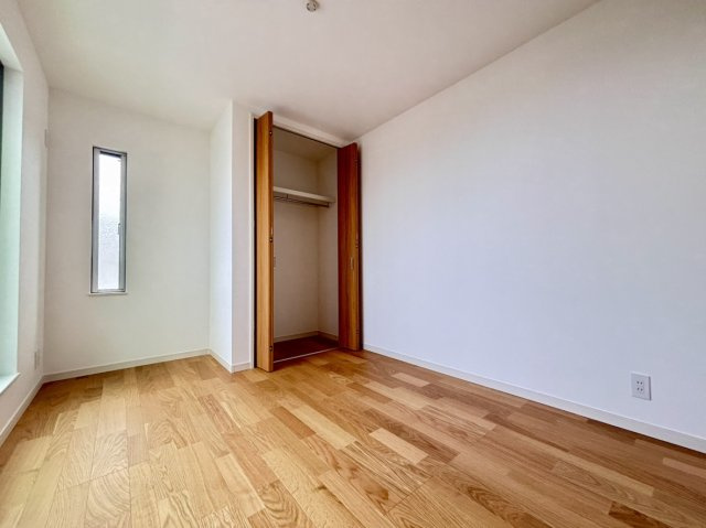 高尾通4丁目 新築戸建ての洋室|☆2階約5.4帖北西側洋室