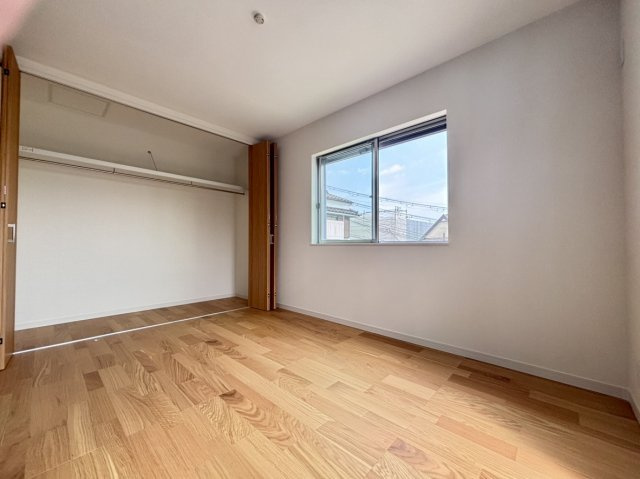 高尾通4丁目 新築戸建ての洋室|☆2階約6.0帖南西側洋室