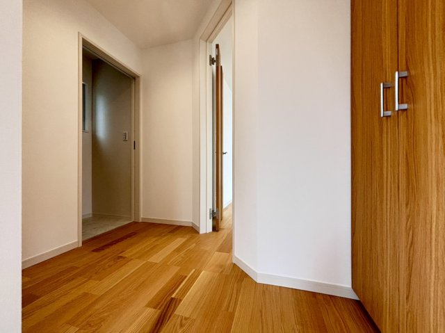 高尾通4丁目 新築戸建ての玄関