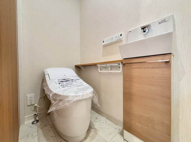 高尾通4丁目 新築戸建てのトイレ