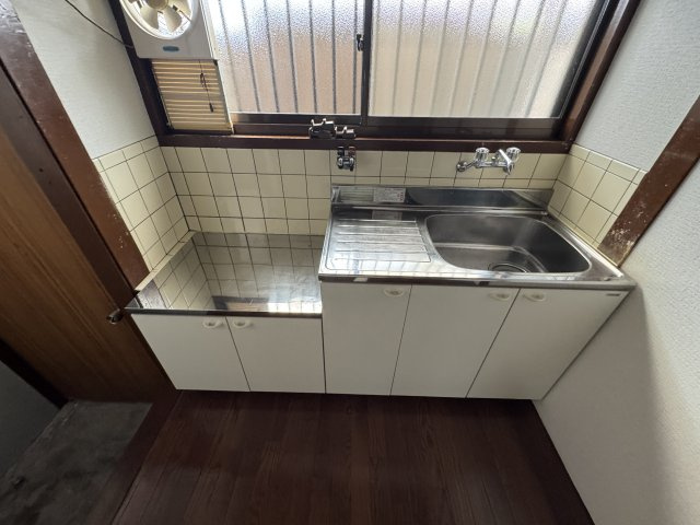 刀根山平屋貸家のキッチン
