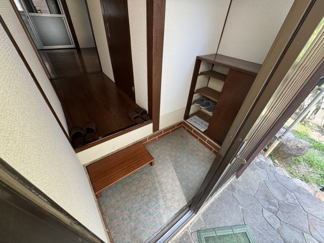 刀根山平屋貸家の玄関