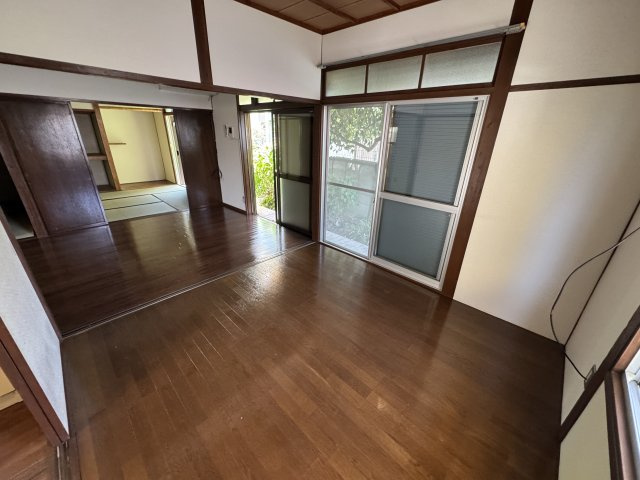 刀根山平屋貸家の居間・リビング