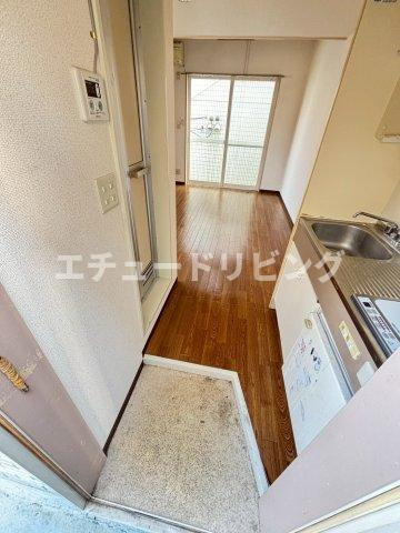 コスモ志木の玄関