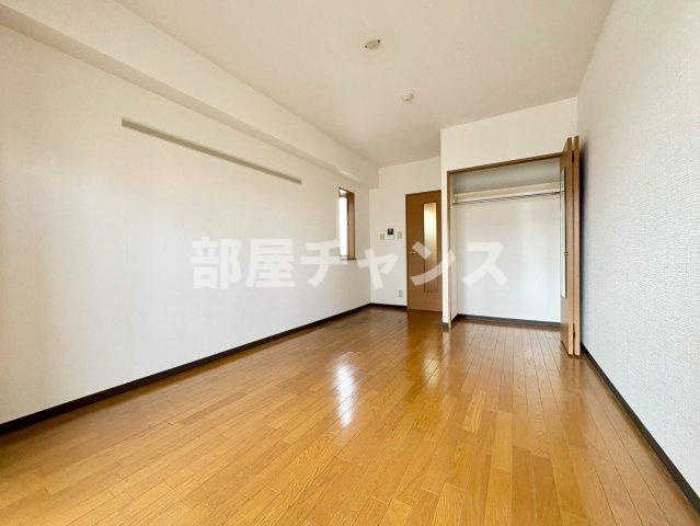 サニー金山の寝室