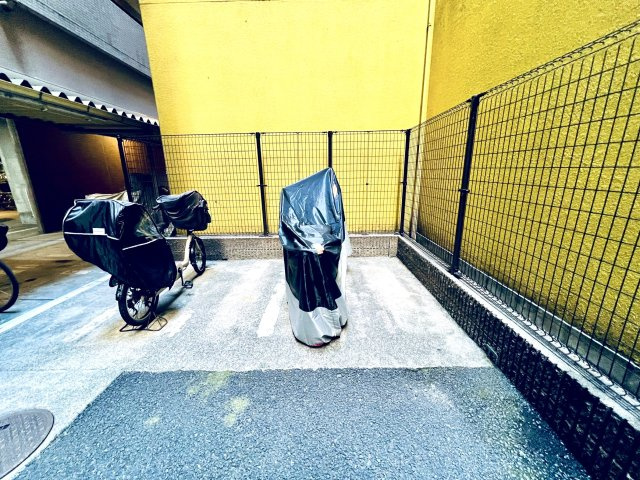 クレストフォルム上野グランステージのその他共用部分|バイク置き場