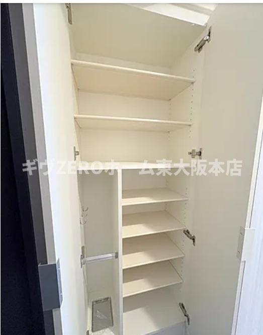 プレサンス東小橋エレディータの収納