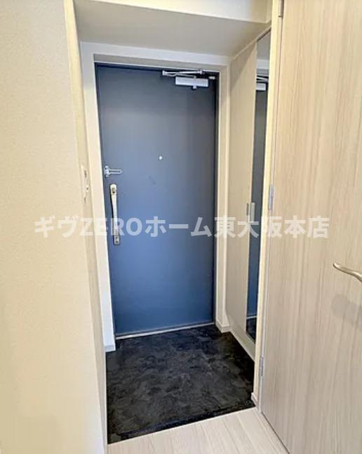 プレサンス東小橋エレディータの玄関