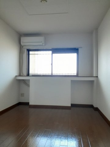 フォンテーヌ・パレスＢの内装|明るい室内です