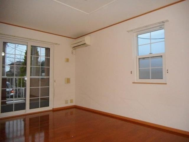 マウントリヴァⅥの居間・リビング|ゆったりとした居間です