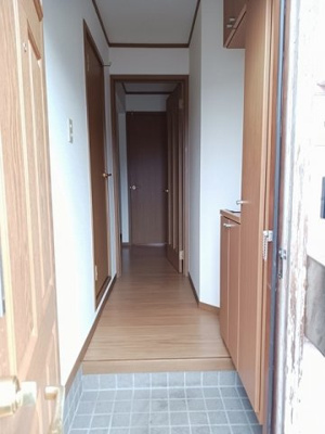 【玄関】 | Ｋ・レジデンスⅠ | 収納もある玄関です